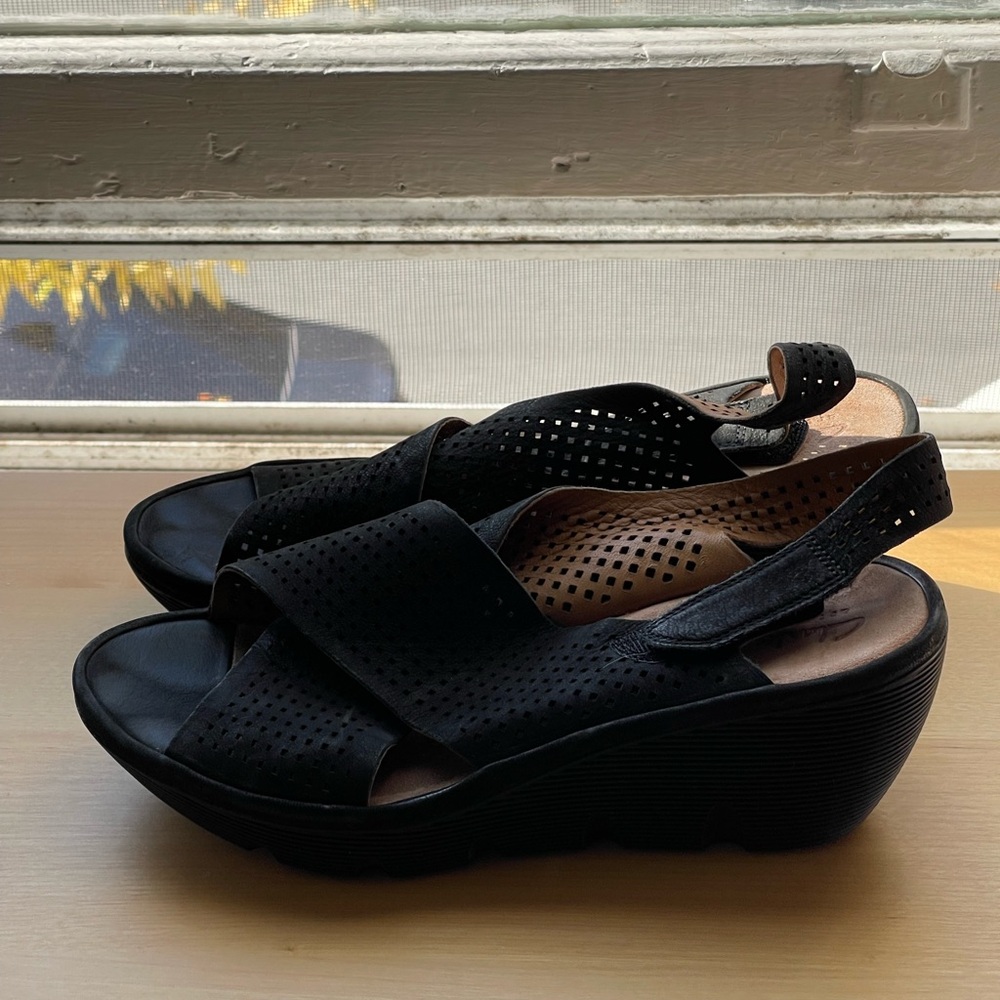 Clarks Black Leather Wedge Sandals W 10